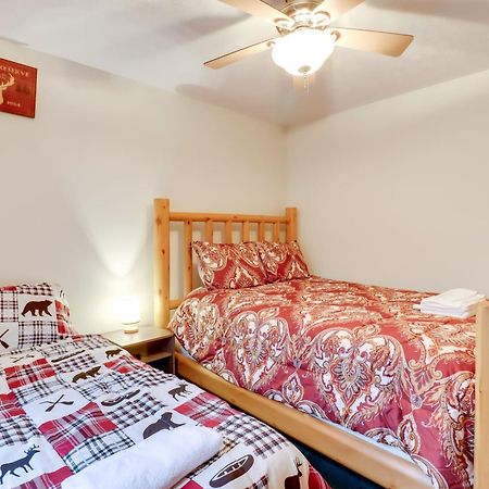 Pet-Friendly Pocono Lake Oasis With Hot Tub! Exterior foto